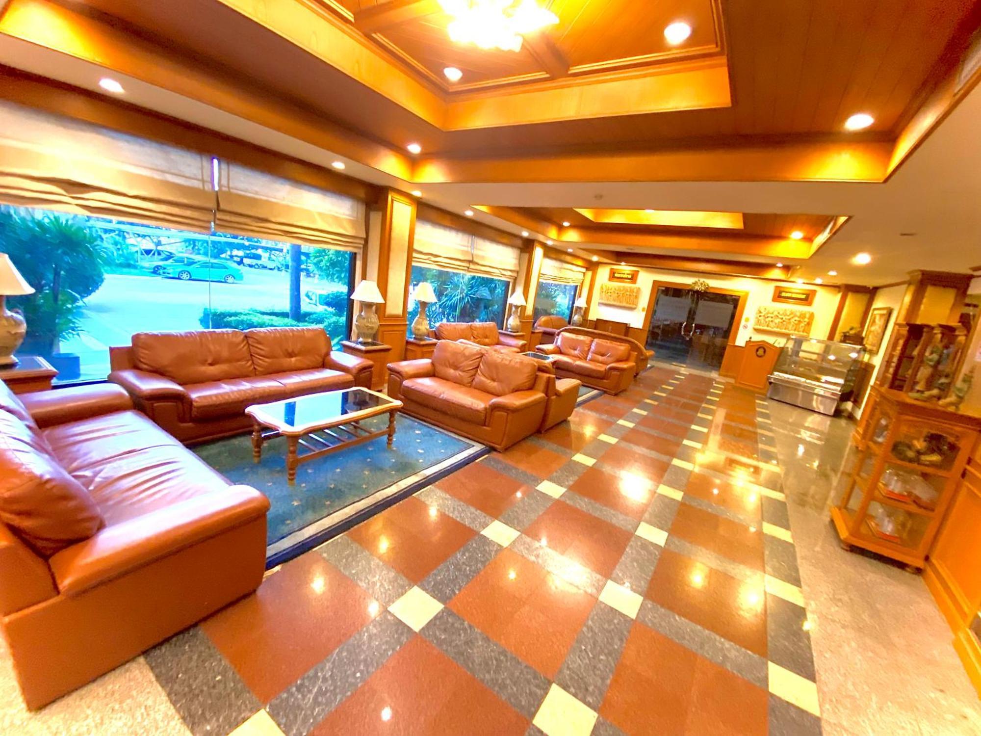 Taksilahotel Maha Sarakham Extérieur photo