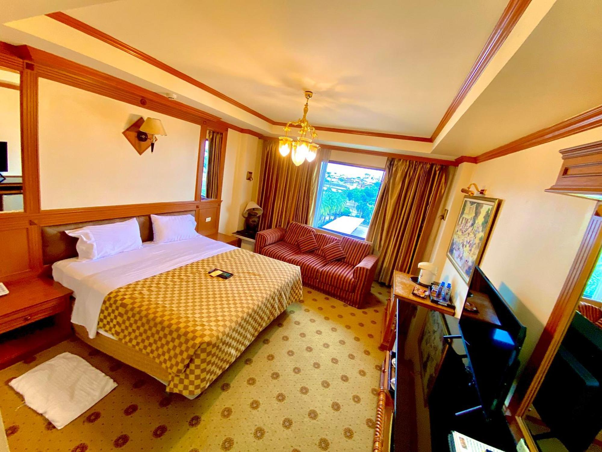 Taksilahotel Maha Sarakham Extérieur photo
