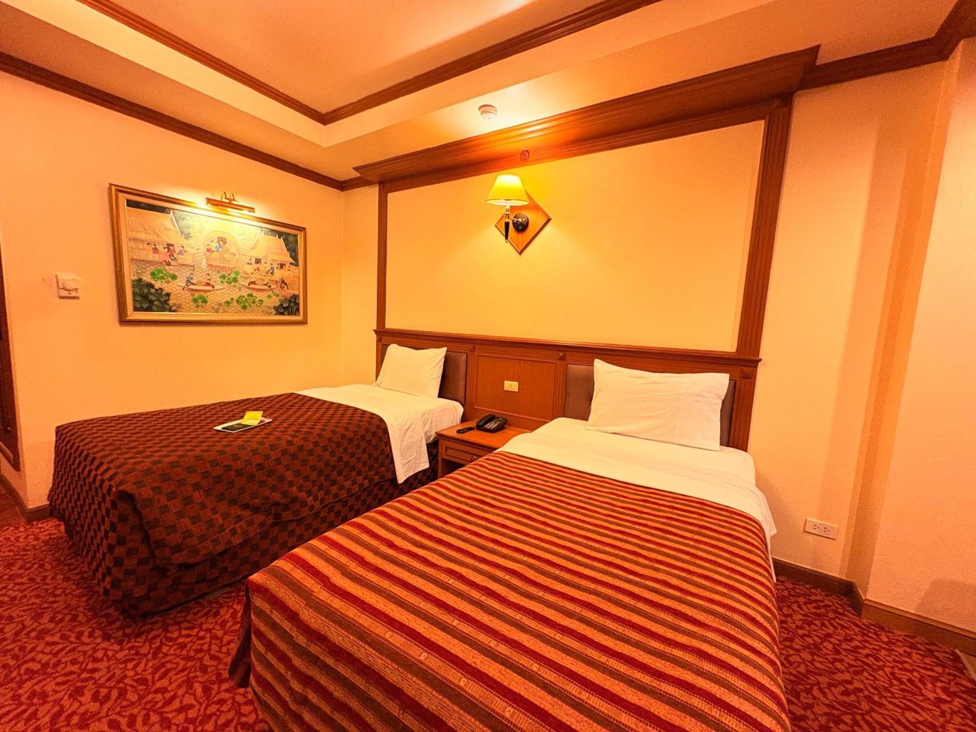 Taksilahotel Maha Sarakham Extérieur photo