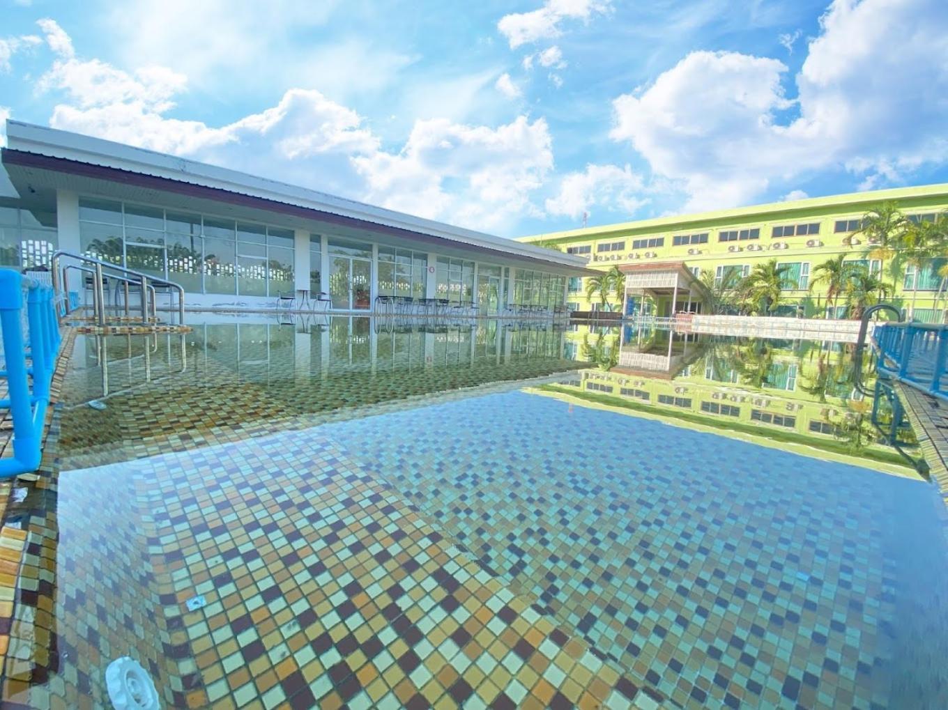 Taksilahotel Maha Sarakham Extérieur photo
