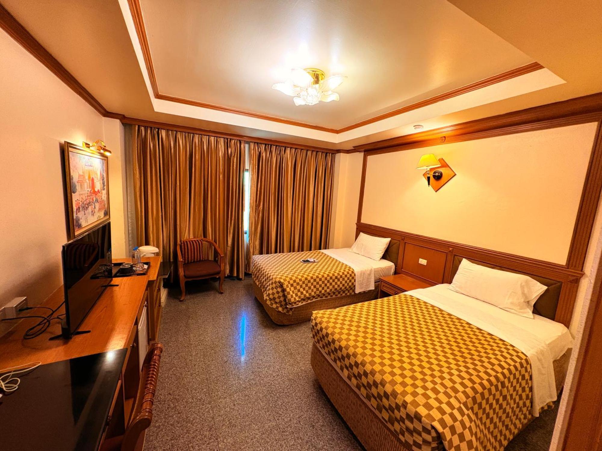 Taksilahotel Maha Sarakham Extérieur photo