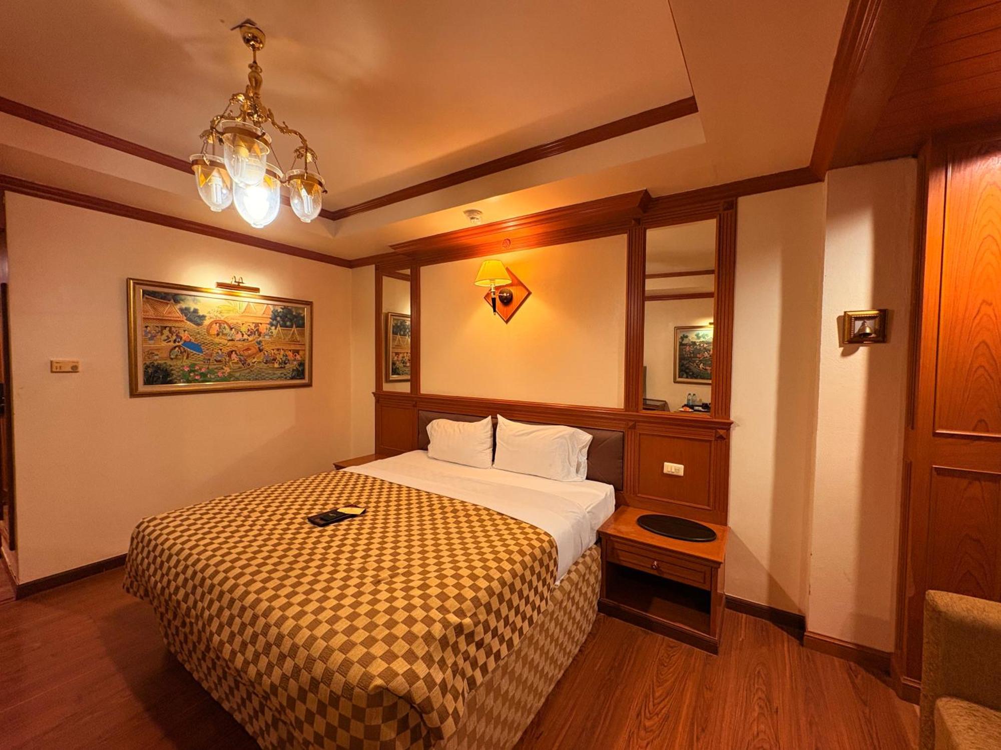 Taksilahotel Maha Sarakham Extérieur photo