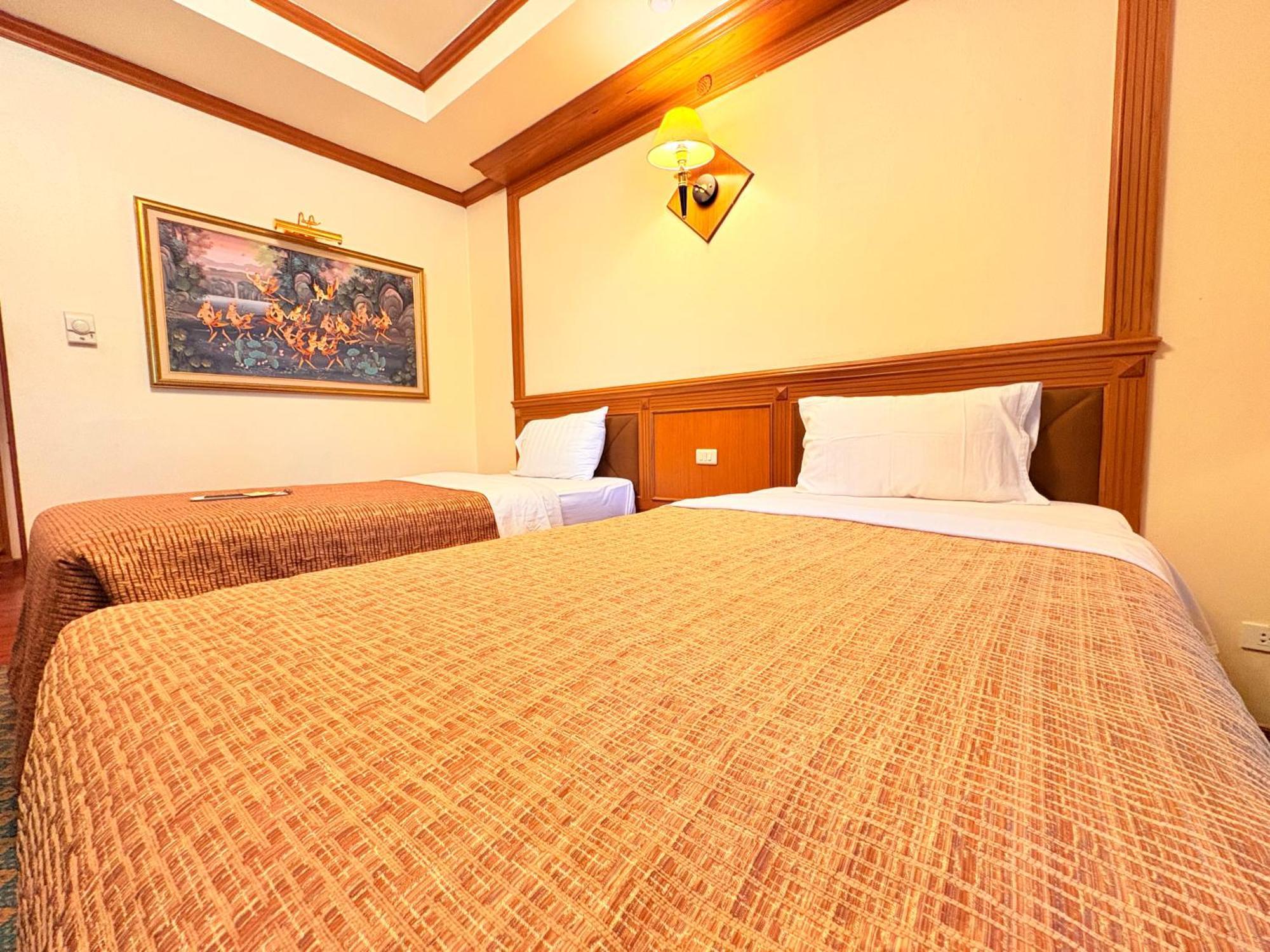 Taksilahotel Maha Sarakham Extérieur photo