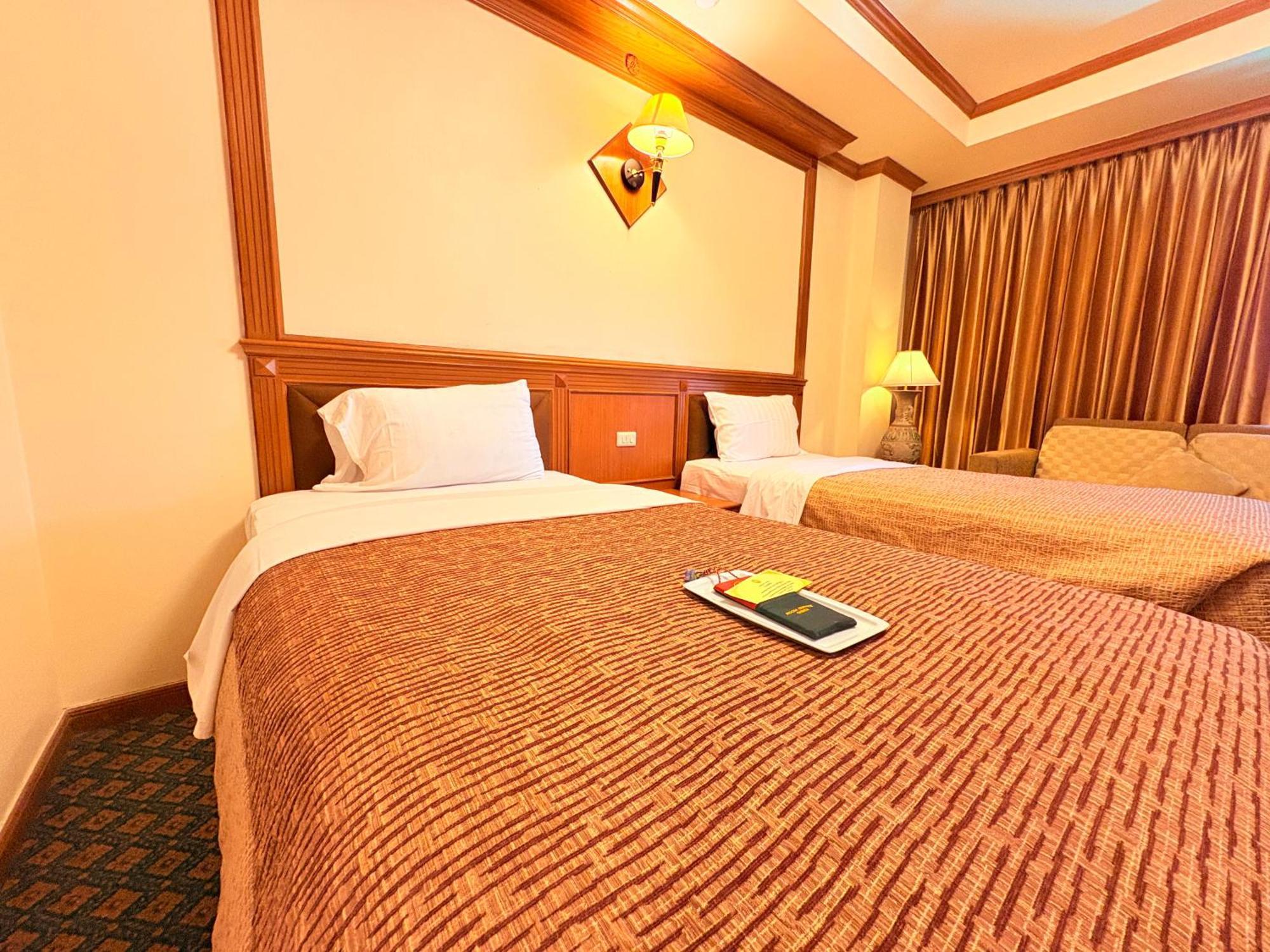 Taksilahotel Maha Sarakham Extérieur photo
