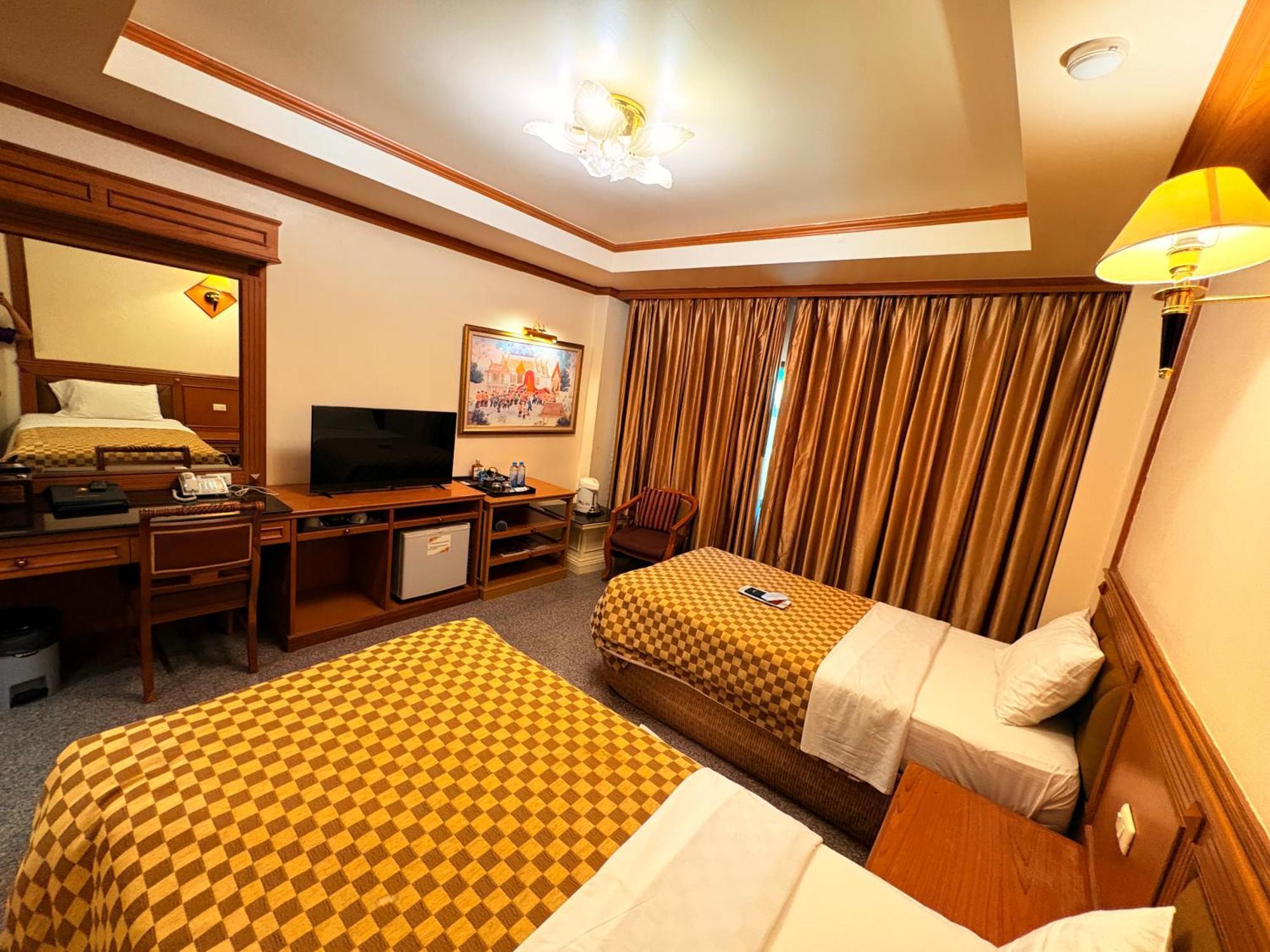Taksilahotel Maha Sarakham Extérieur photo
